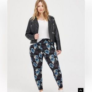 Torrid Pixie Skinny Studio Luxe Ponte High-Rise Pant Size 1